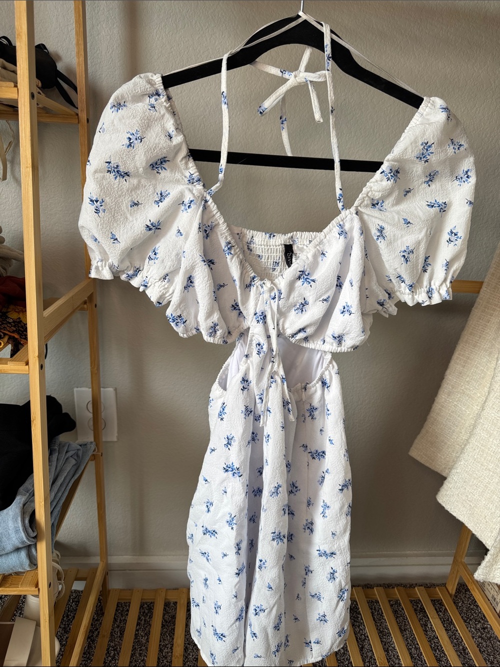 H&M Divided White Floral Puff Sleeve Midi Dress with Blue Print